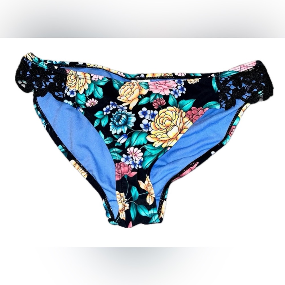 NWOT Time And Tru Bikini Bottom
